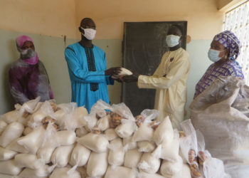Ramadan 2020 à Tamba : Le CDQ de Quinzambougou distribue des kits aux populations défavorisées.