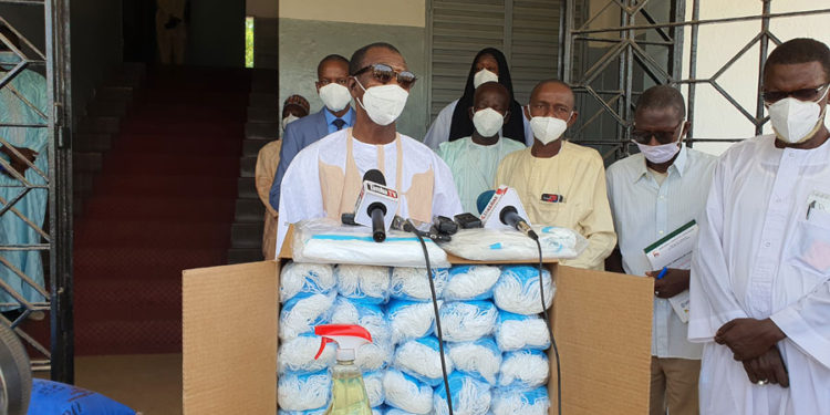 Reprise des cours à Tamba : Dialinké Dabo remet, 10.000 masques, thermo flash, gel hydro alcoolique…