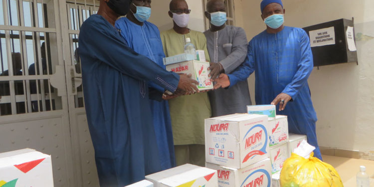 Reprise des cours à Tamba : Le Député Maire Mame Balla Lô remet des produits d’hygiène, du matériel de prévention à l’IEF