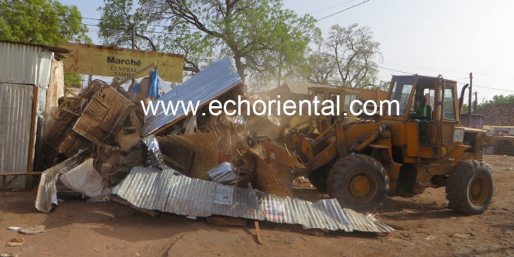 Lutte contre le Covid-19 : Opération de déguerpissement du  marché central  de Tamba