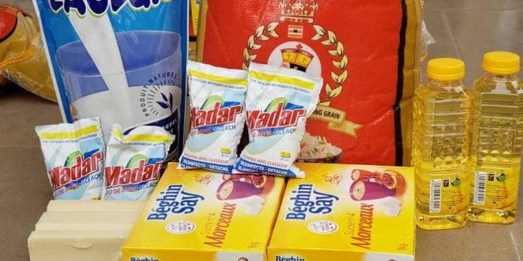 Ramadan 2020 : Samir Kheroua, algérien, chauffeur de taxi en France, distribue 120 kits alimentaires aux populations sénégalaises