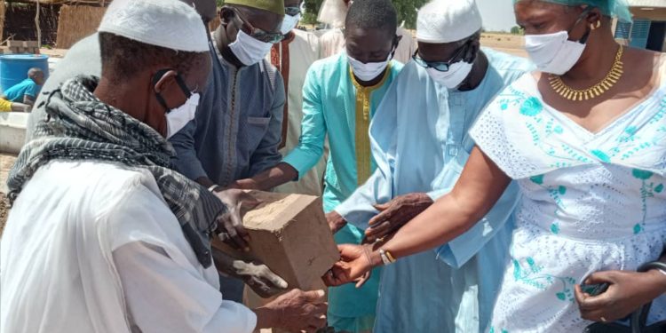 Kahéne : Le Maire Mamady Thiam lance les travaux de construction d’une salle de classe de plus de 7 millions