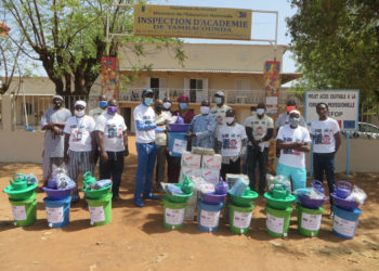 Réouverture des classes à Tamba : AGEROUTE et Arezki se mobilisent et remettent des kits d’hygiène à l’I.A