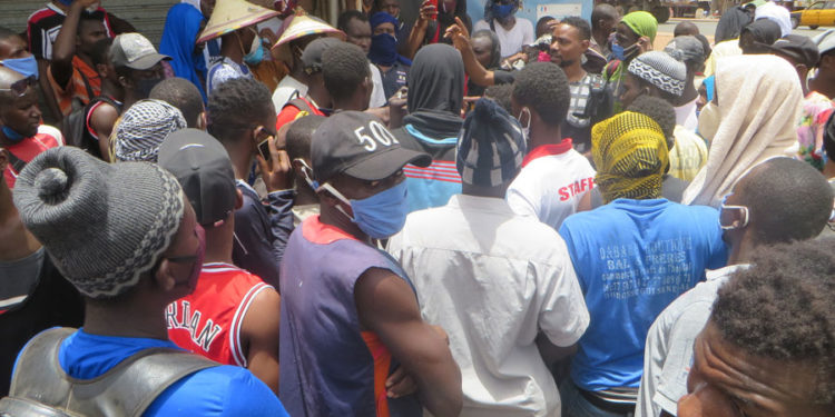 Déguerpissement du marché central de Tamba : Les commerçants « déchirent » l’arrêté du Préfet et opposent un niét catégorique