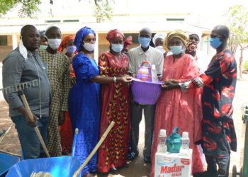 Lutte contre Covid-19 à Tamba: L’Honorable Député Yaye Awa Diagne dote l’école élémentaire Médinacoura de kits d’hygiène et s’engage à électrifier…