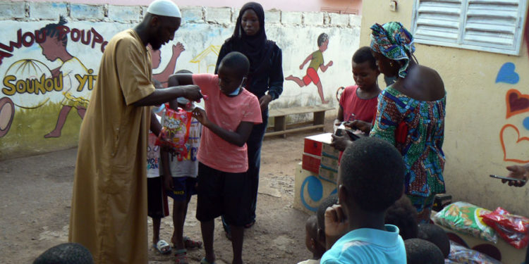 Tambacounda :Yaqub Sylla, d’Amana Projetc/Sénégal, eu chevet des enfants de l’orphelinat « Eudeukeur »