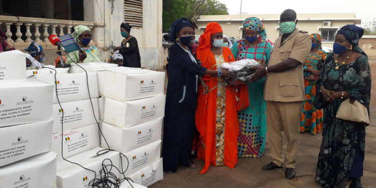 Riposte contre la Covid-19 à Tamba : Plus de 52 mille masques à collecter et à distribuer, les femmes se solidarisent.