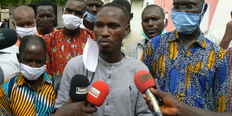 Pénurie de sang à Tamba : Les Enseignants acquis à la cause du ministre Sidiki Kaba, donnent du sang à la banque du CHRTC