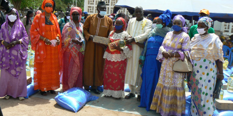 Tabaski 2020 à Tambacounda : Le Député Maire Mame Balla Lô vient d’appuyer 1022 ménages  en kits alimentaires