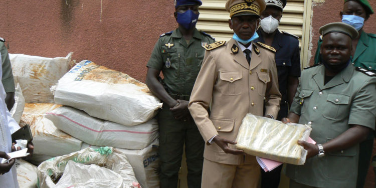 Tamba : La saisie de chanvre indien, par la brigade des douanes de Koumpentoum, présentée au comité régional de sécurité.