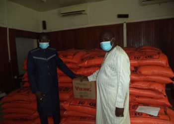 Tamba: Appui alimentaire aux ménages impactés par la Covid 19, l&rsquo;ambassade de Chine offre 11 tonnes de riz et d&rsquo;huile au conseil départemental.