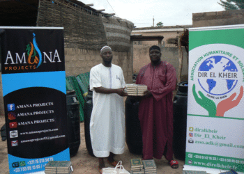 Tambacounda(Sénégal) : Amana Projects et Dir El Kheir, offrent des exemplaires du Saint Coran, la citadelle du musulman, des chaussures, des vêtements… à l’école Coranique d’Oustaz Ousmane Kaba.