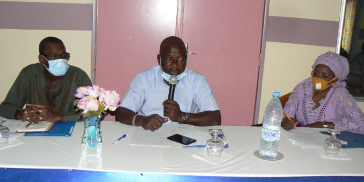 Tamba: Enseignants et CGE à l’école des DSSR d’Enda Jeunesse Action, pour l’accès voire le maintien des filles à l’éducation formelle.