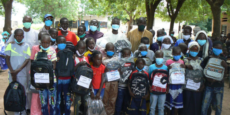 Tamba: Des élèves de 13 écoles de Néttéboulou portés au sommet de la pyramide par Papis Signaté
