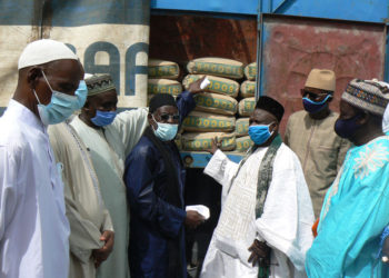 Tamba : Construction du complexe  « Keur Baye Niasse », le Ministre Sidiki Kaba remet 20 tonnes de ciment et 2 millions de francs.