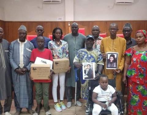Tamba: Madame Virginie Berna Mandiamé récompense les meilleures filles de la région et donne le sourire aux personnes vivants avec un handicap