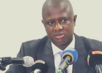 Riposte contre la Covid-19 : Le ministre de l&rsquo;intérieur exige le port obligatoire du masque et fait annuler les fêtes de fin d’année