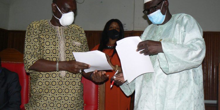 Tamba : La Mairie et l’I.A signent un protocole pour le nettoiement des écoles/Plus de 8 millions dégagés