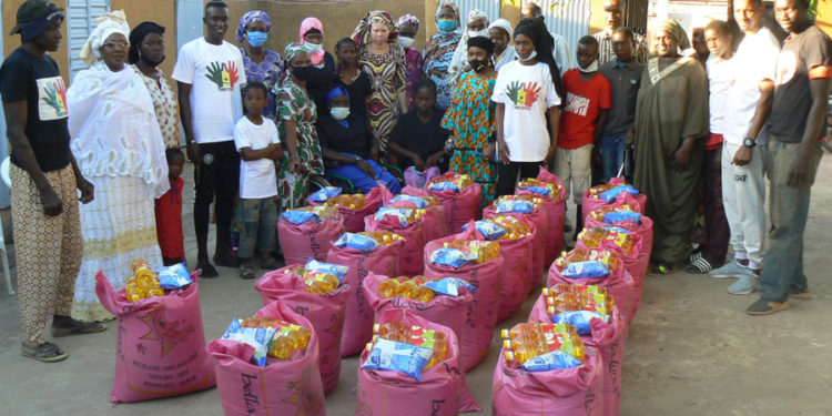 Élan de solidarité : L’association « Tambespoir » remet des kits alimentaires aux élèves de « Kakaran Sénégal », vivant avec handicap