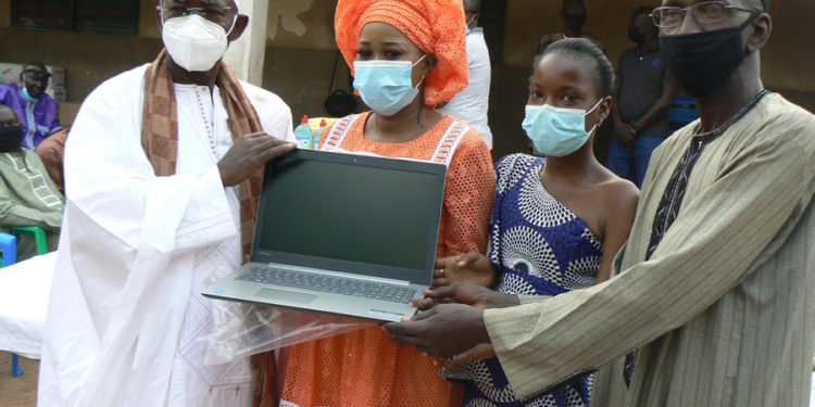 Tamba: Le S.G du ministère du commerce et des PME en soutien à son ancienne école, Médinacoura