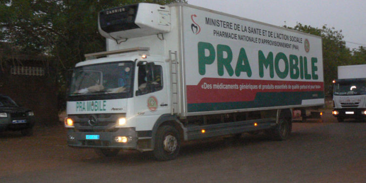 Vaccin contre Covid-19 : Le gouverneur de Tambacounda réceptionne les 5.118 doses de la région