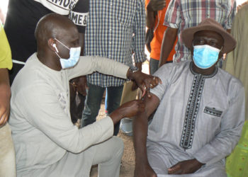 Riposte contre la fièvre jaune à Tamba : Le Député Maire et sa famille se vaccinent/ « J’appelle solennellement les populations à se vacciner »