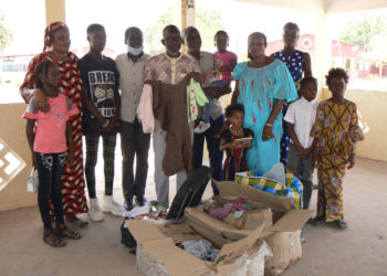 Tamba: Madame Workhiya Timéra de Créteil au chevet des enfants du village SOS/Des habits et ouvrages remis gracieusement