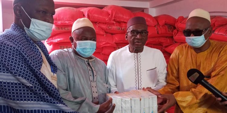 Ramadan 2021 à Tamba : Le ministre Sidiki Kaba distribue un important lot de denrées alimentaires aux populations