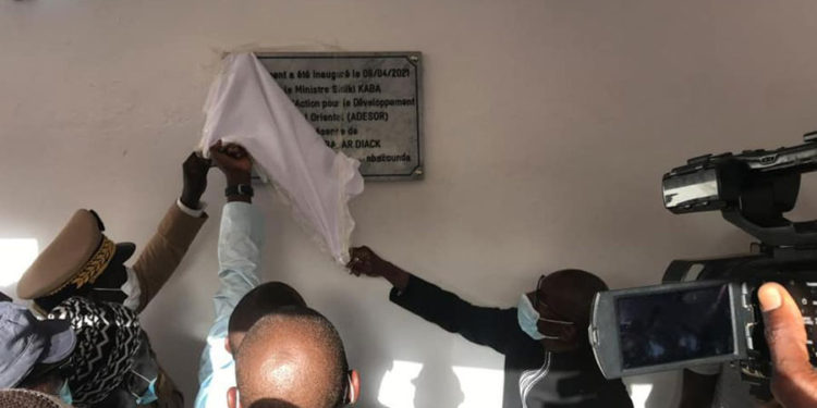 Tamba : Me Sidiki Kaba inaugure la salle polyvalente construite par ADESOR à l’école Sada Maka Sy