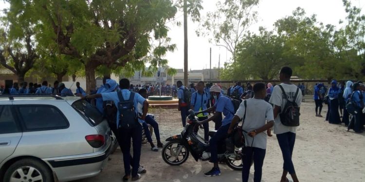 Tamba: Les élèves du Lycée Mame Cheikh Mbaye boudent les classent, ils s’insurgent contre la programmation des compositions