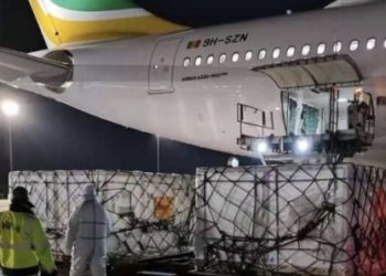 Covid-19 : Le Sénégal réceptionne 300.000 doses de vaccins de Sinopharm.