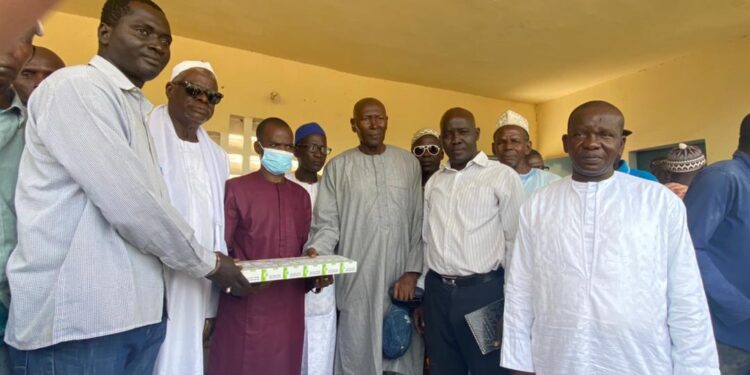 Tamba : Le Maire de Maka Colibantang, Khoureichy Thiam a remis un important lot de médicaments au District Sanitaire