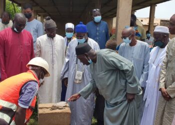 Tamba: Le Député Maire Mame Balla Lô pose la 1ère pierre du poste de santé du quartier  Médinacoura