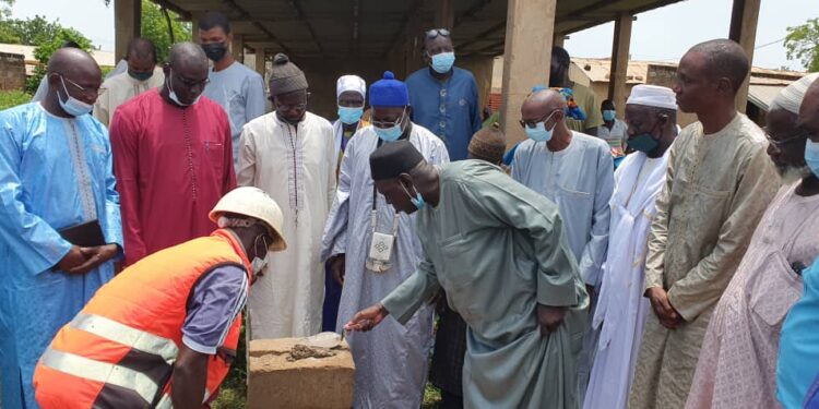 Tamba: Le Député Maire Mame Balla Lô pose la 1ère pierre du poste de santé du quartier  Médinacoura