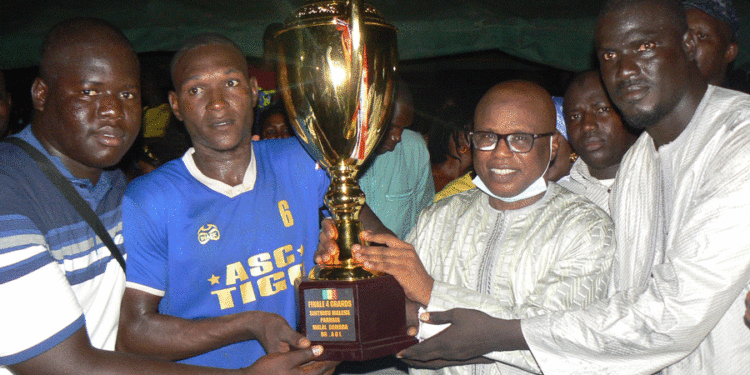 Finale des 4 Grands de Sinthiou Maléme : L’Asc « Tigo » s’adjuge le trophée du DG Malal Camara