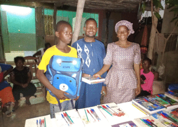 Tambacounda : Le mouvement d’Union pour l’Emergence et le Développement distribue des kits scolaires aux élèves…