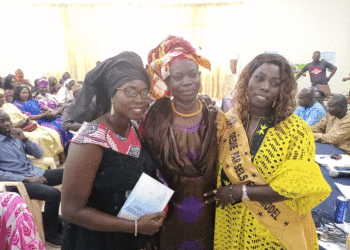 Tamba : Dédicace/« Parole d’Adolescente »/ Mme Sy Penda Seck Sakho, présente son recueil de poèmes