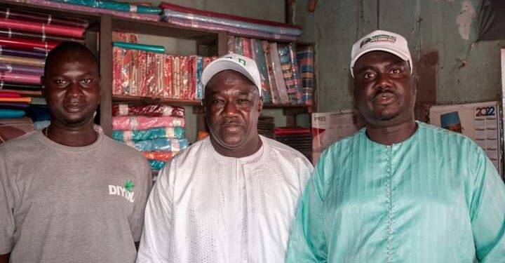 Publireportage/Photos : Papa Banda Dièye à l&rsquo;écoute des commerçants.