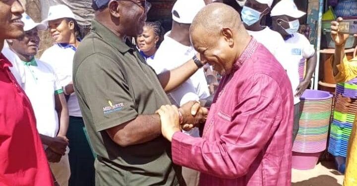 Fin de campagne: Arrêt sur image/2 adverses politiques, une seule ambition/Dr. Salif Samba Diallo et Lassana Kanté se congratulent