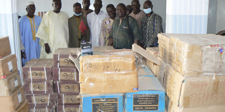 Tamba : Le Député Maire Mame Balla Lô remet des fournitures scolaires aux écoles de la ville pour 14,5 millions de francs Cfa