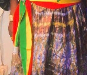 Le port d’écharpe des élus : Mode d’emploi/Une leçon s’impose.