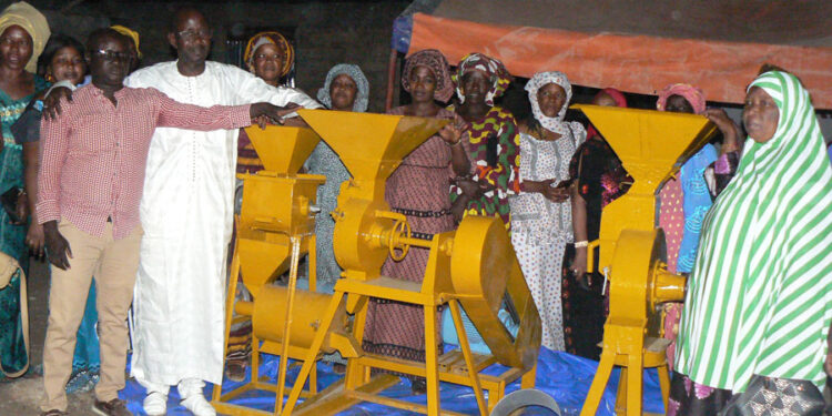 Tamba : Le mouvement « Tamba Djigui Wassa» a offert 3 moulins aux femmes
