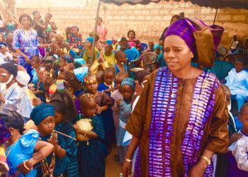 Mardi Gras à Tamba: Les élèves de l’école d’application, maternelle municipale, célèbrent la veille du carême.