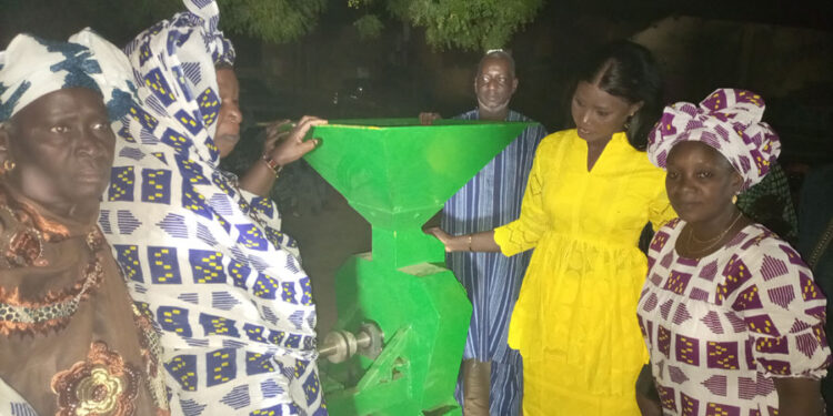Tamba&nbsp;: Don de moulin à mil/Mamy Guèye allège les travaux domestiques des femmes de Médinacoura