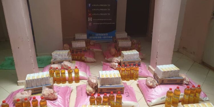Ramadan 2022 à Tamba : Amana Projects distribue des colis alimentaires à des familles démunies