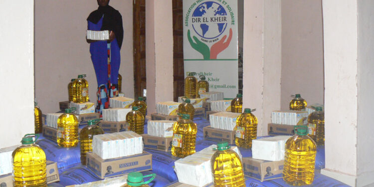 Ramadan 2022 à Tamba : L’Association humanitaire et solidaire « Dir El Kheir » distribue des kits alimentaires à des familles démunies