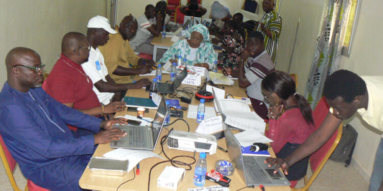 Tamba/Comité Consultatif des Femmes: L’équipe de projets de la Caritas à l’école des droits humains et égalité de genre