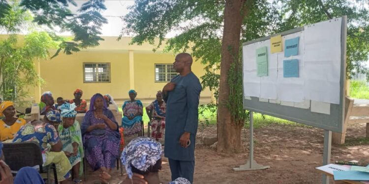 Tamba : Les femmes leaders de Ndoga et Maka en atelier sur les droits humains et l&rsquo;égalité des genres de CCF-Caritas.