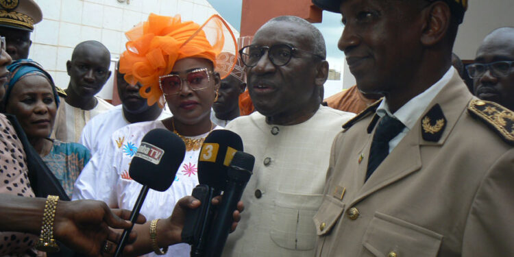 Tamba: Me Sidiki Kaba, Pdt de ADESOR, inaugure un bâtiment de 3 salles de classes et un bloc d’hygiène/Case des Tout-petits Quinzambougou