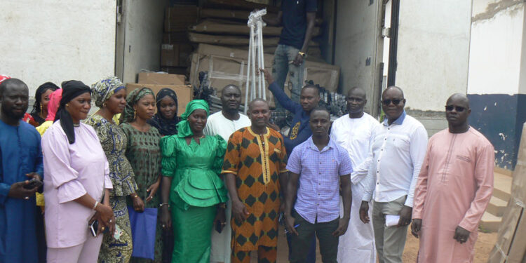 Tamba: World Vision remet un don de matériel médical de plus de 25 millions à des postes de santé du district sanitaire